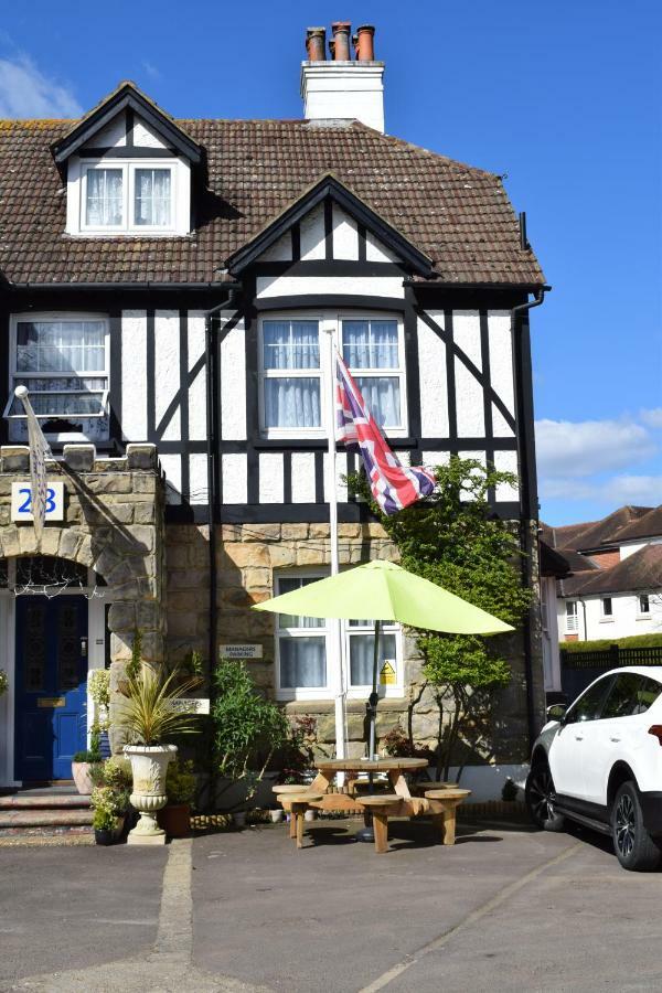 Gatwick Castle B&B Horley Exterior foto